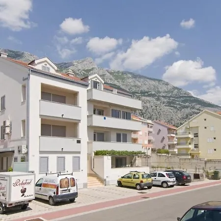 Ennio - Free Parking * Makarska
