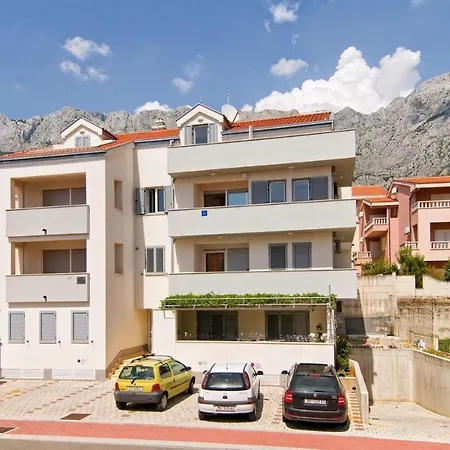 Ennio - Free Parking Apartment Makarska